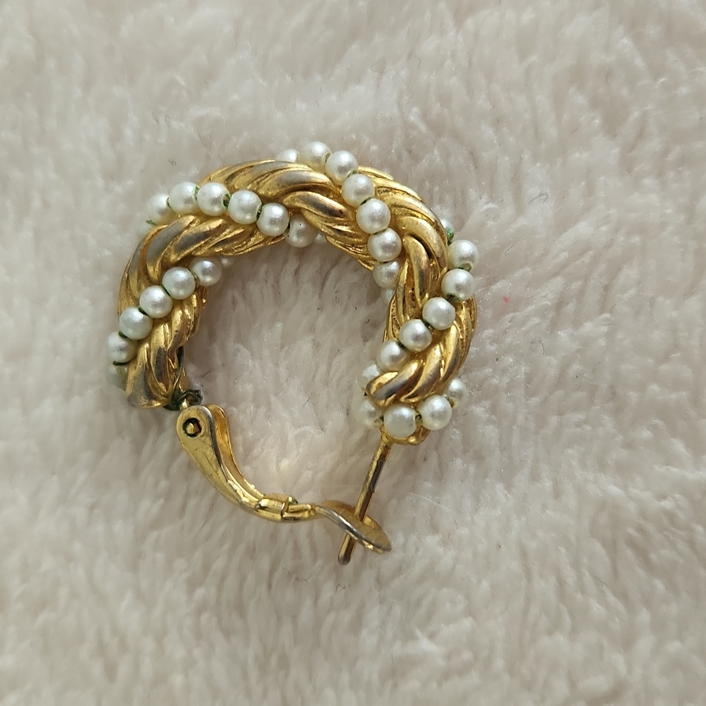 Liz Claiborne 10.75 in Necklace w 2.75 in Extension + Gold Twist+ Pearl Earrings - Picture 8 of 11